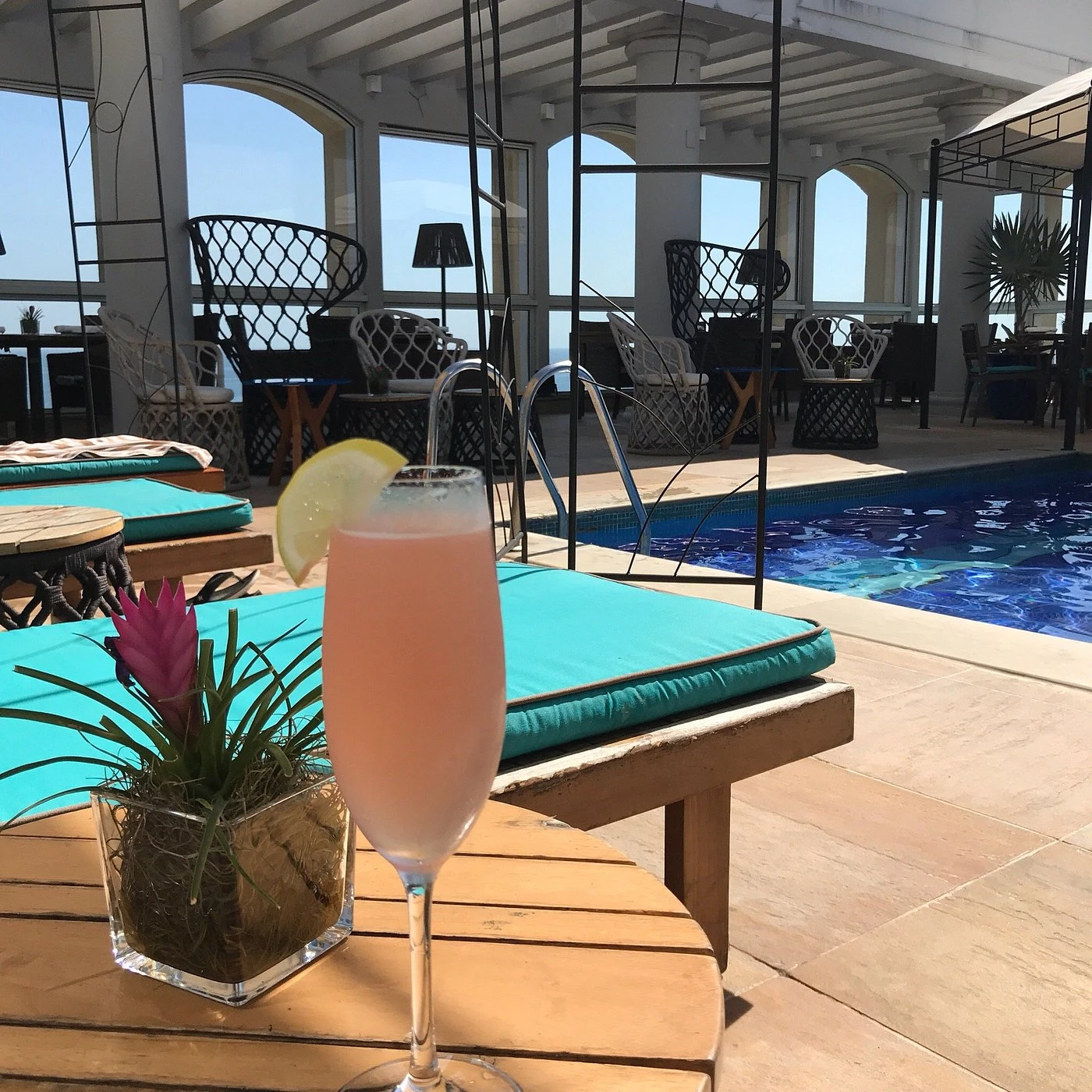 Rendez-Vous on the 23rd Floor - Mixology & Ipanema View - Image